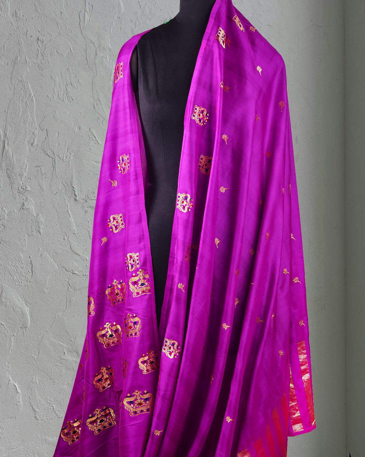 Coronation Crown magenta Soft Silk Saree