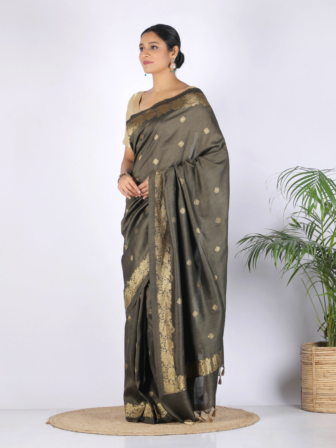Zahra Olive Green Matka Georgette Saree