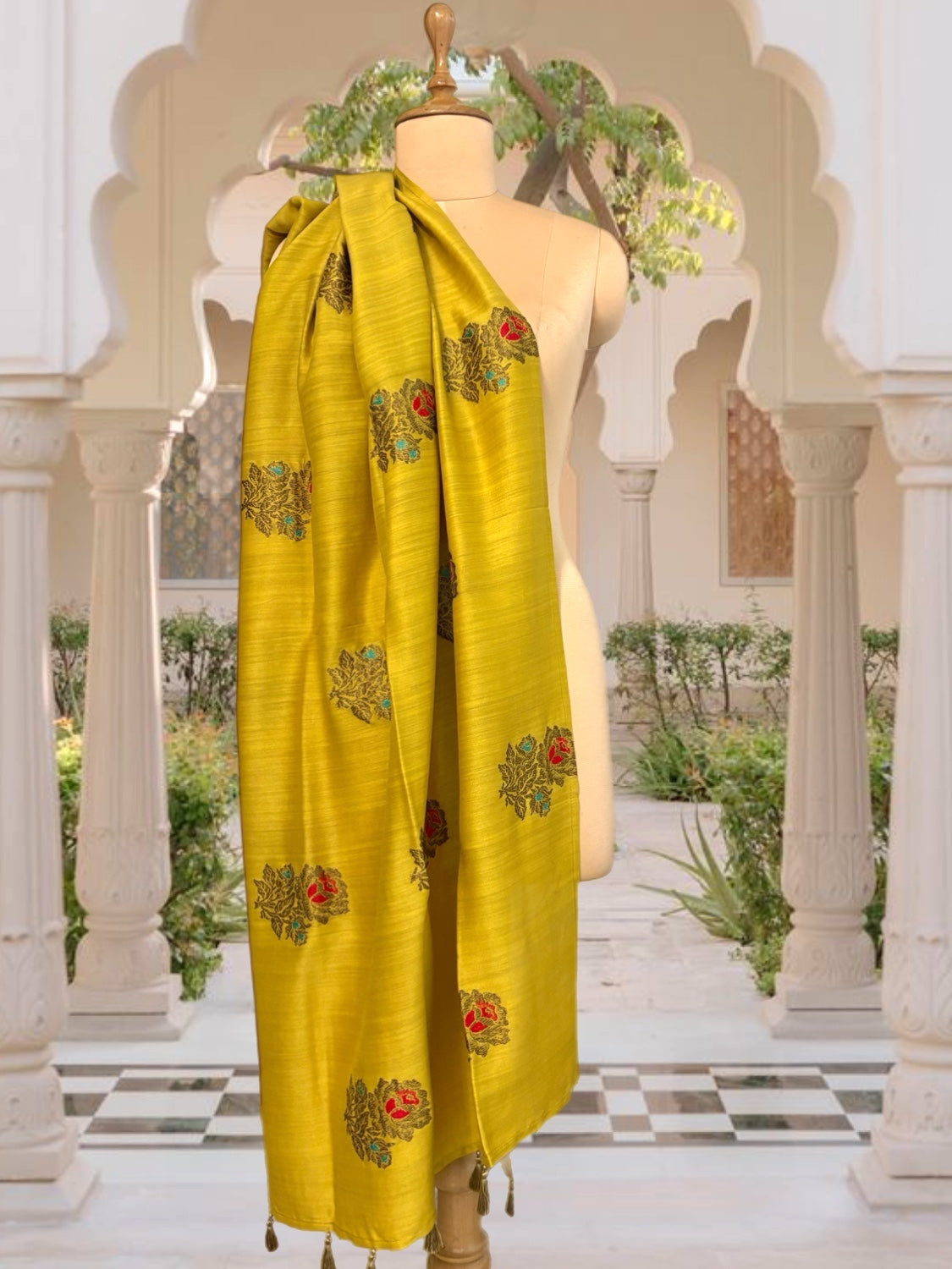 Gulabo Roses Matka Georgette Dupatta
