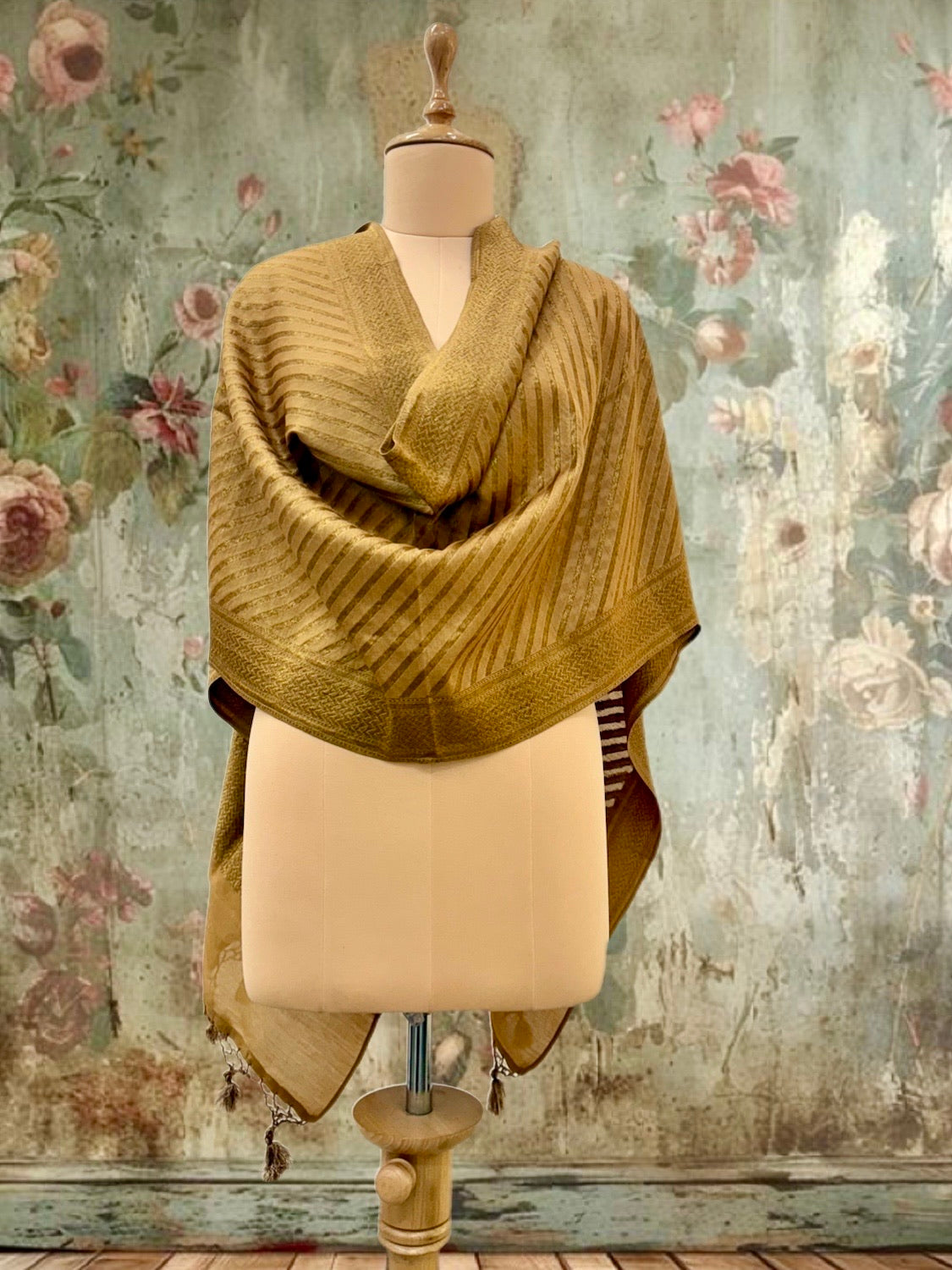 Toosh Gold Matka Georgette Stole Dupatta