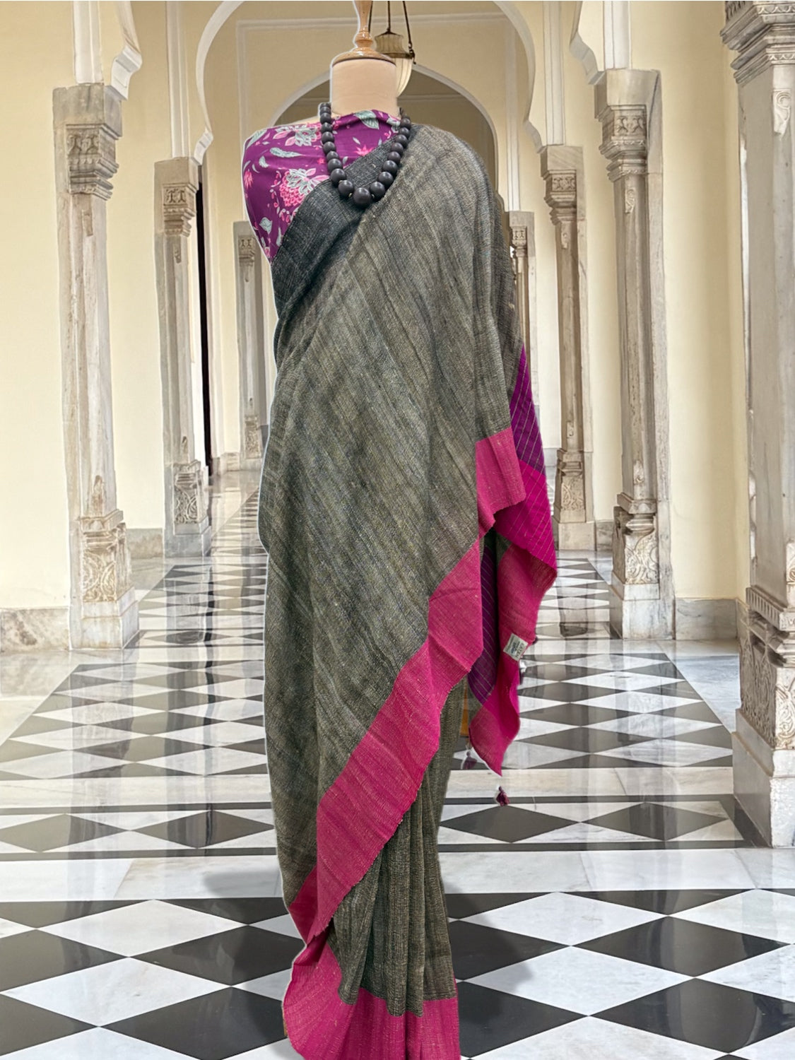 Rangmanch Black & Pink Ghiccha Linen Saree