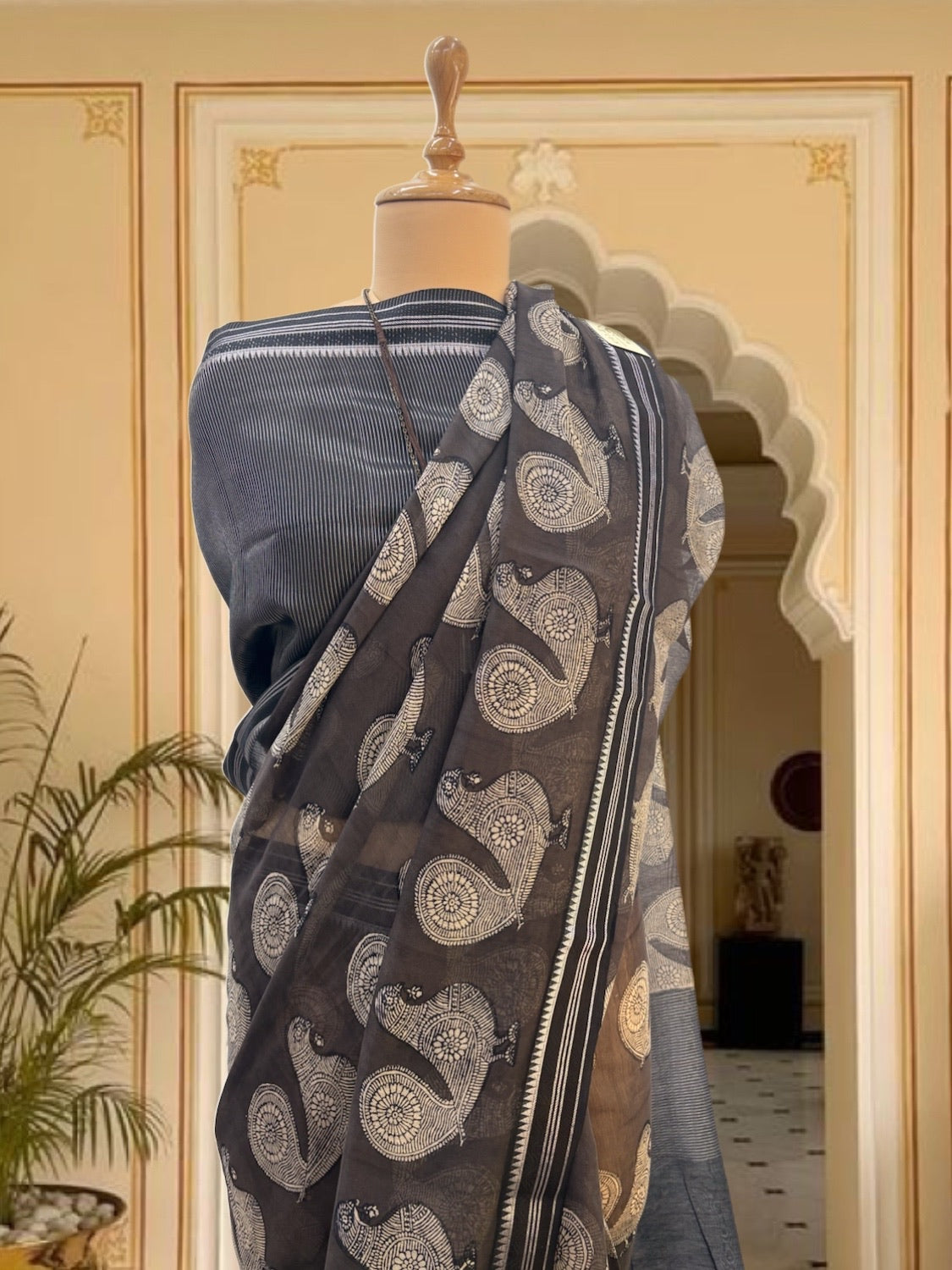 Mayil Grey Printed Cotton Saree