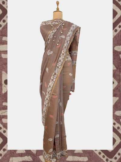 Jhalana Caramel Cotton Dabu Batik Saree