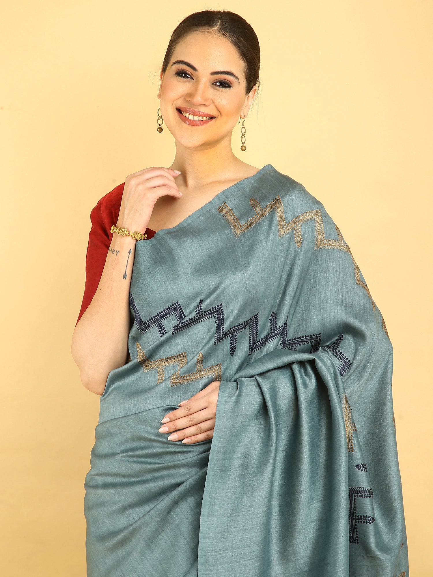 Surmayi Grey Matka Georgette Sari