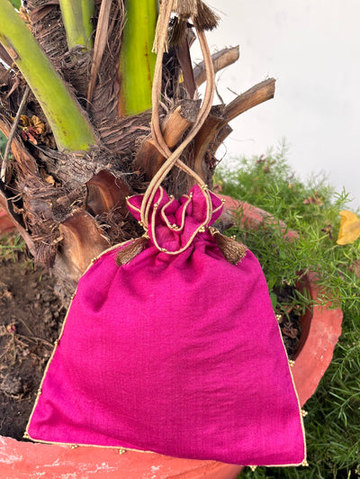 Samyukta Magenta Matka Georgette Potli