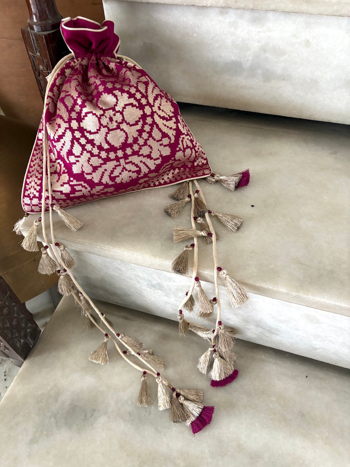Komolika Magenta Gold Matka Georgette Potli