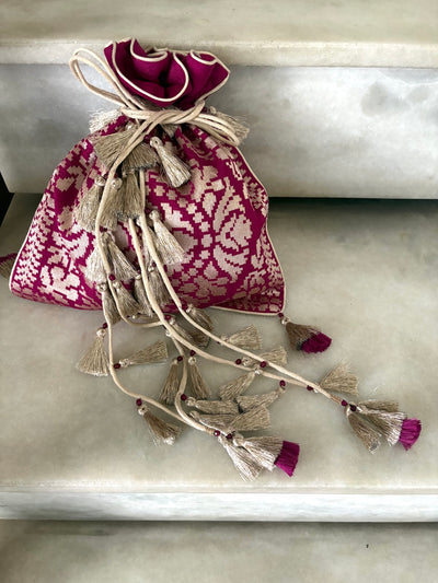 Komolika Magenta Gold Matka Georgette Potli