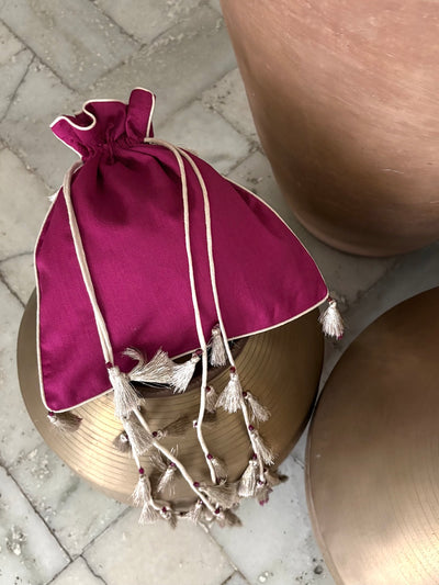 Komolika Magenta Gold Matka Georgette Potli
