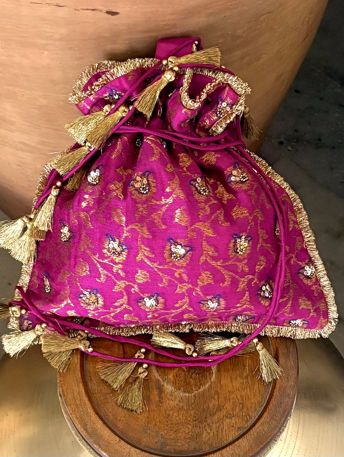 Petunia Magenta Matka Georgette Potli