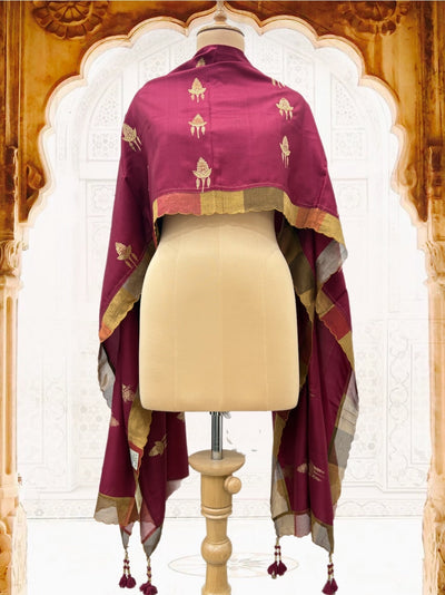 Kainat Maroon Kadhuwa Booti Silk Dupatta