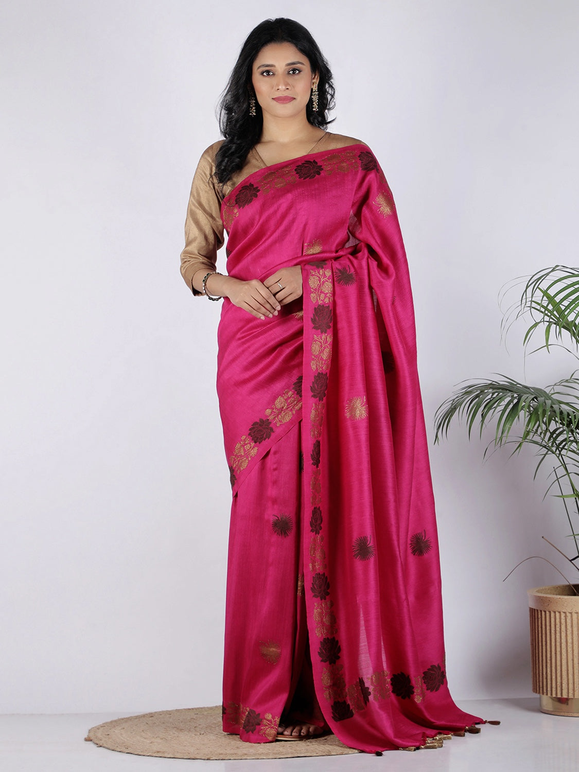 Naureen Magenta Matka Georgette Saree