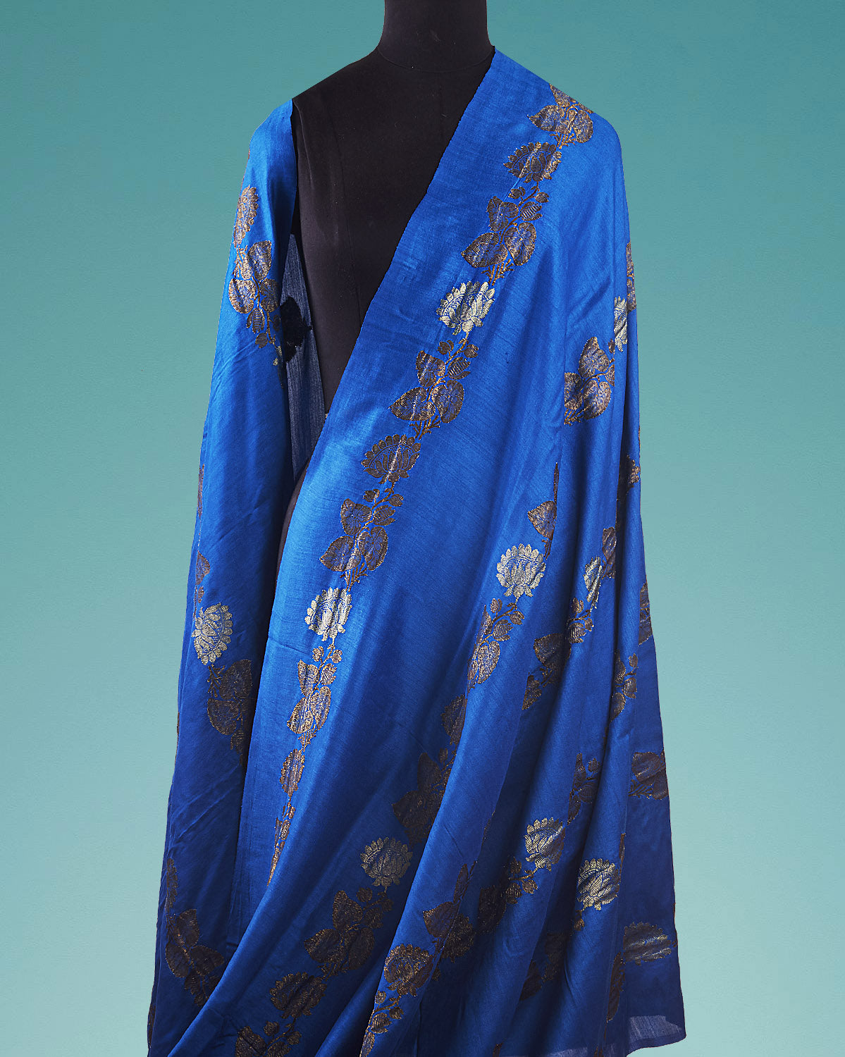 Mansarovar Blue lotus Matka Georgette Saree