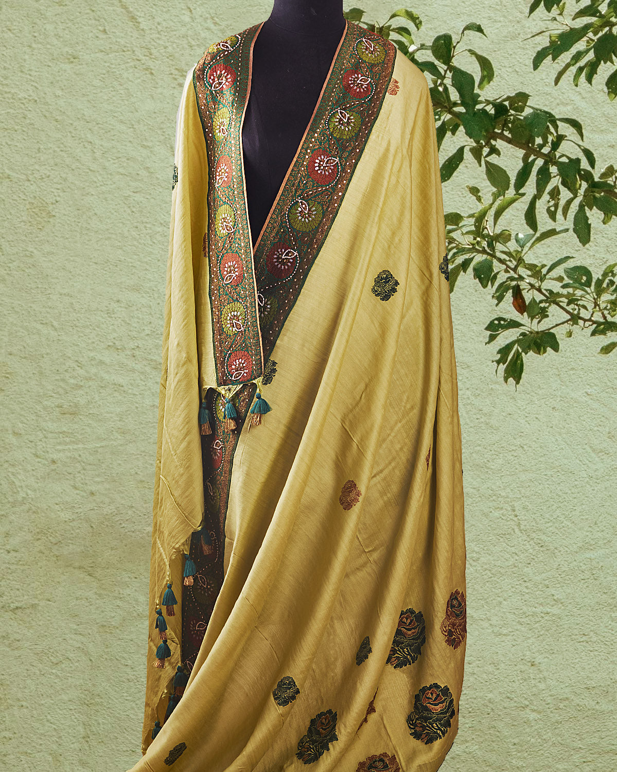 Ujjayanta Green Embroidered Matka Georgette Saree