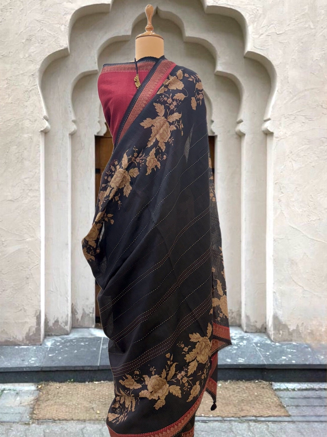 Swapnasundari Black Moonga Cotton Printed Saree