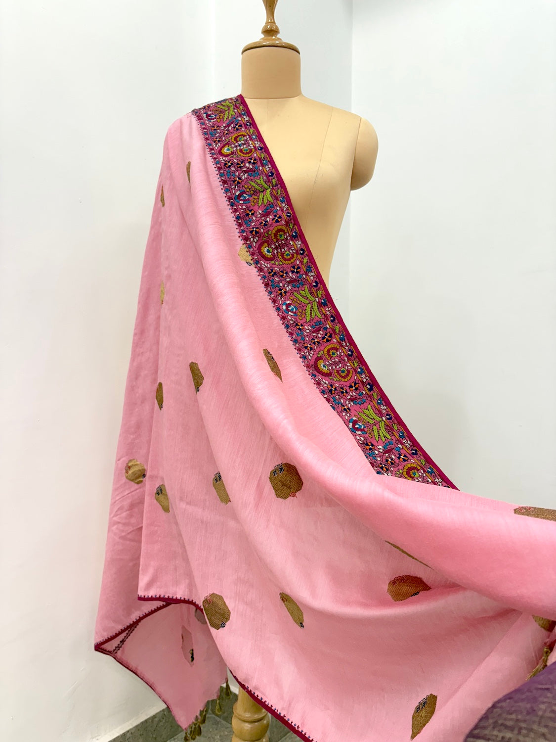 Damask Rose Pink Kashmiri Jamavar Matka Georgette Dupatta