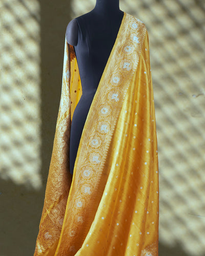Aliveni Golden Yellow Soft Silk Saree