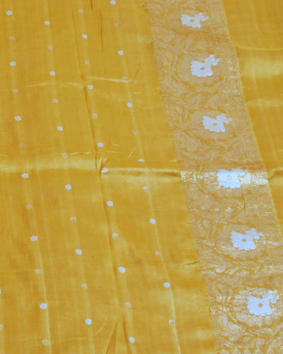 Aliveni Golden Yellow Soft Silk Saree