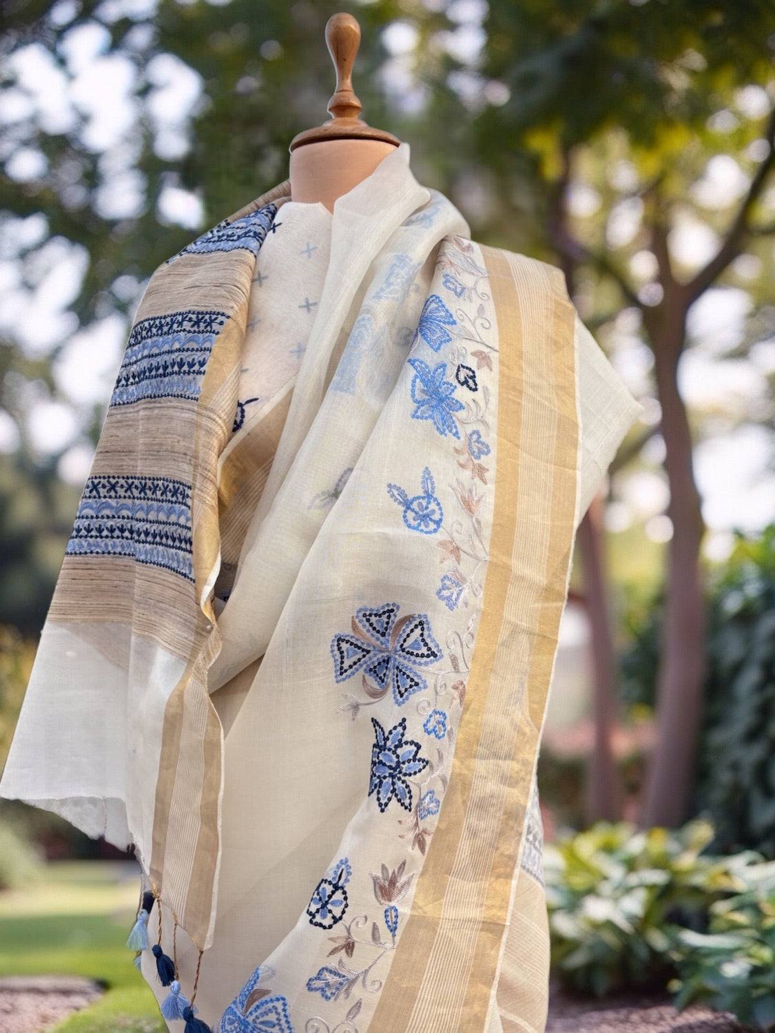 Tivoli White Embroidered Cotton Tussar Saree