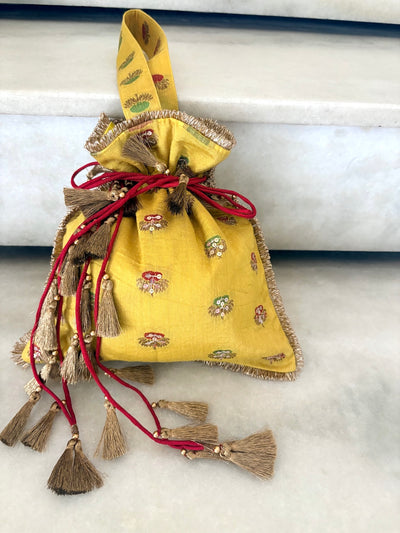 Laburnum Yellow Matka Georgette Potli