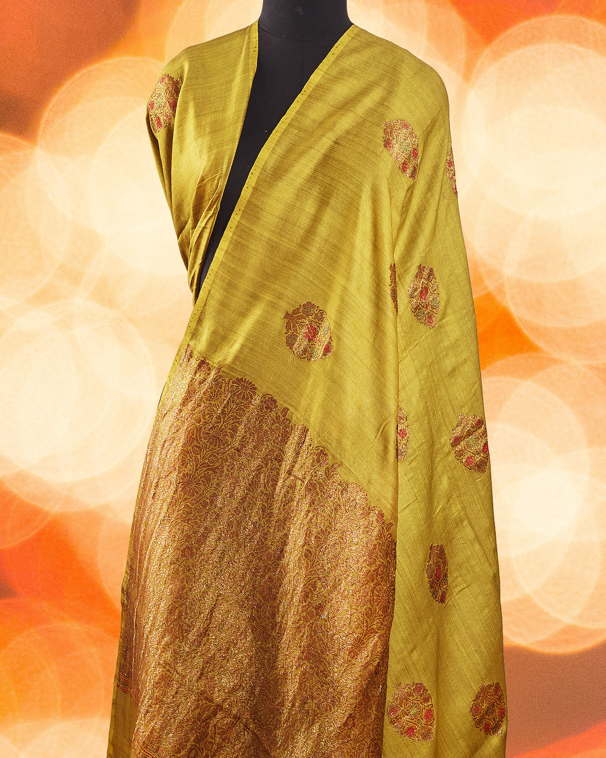 Gul-e-Mehendi Boota Matka Georgette Saree